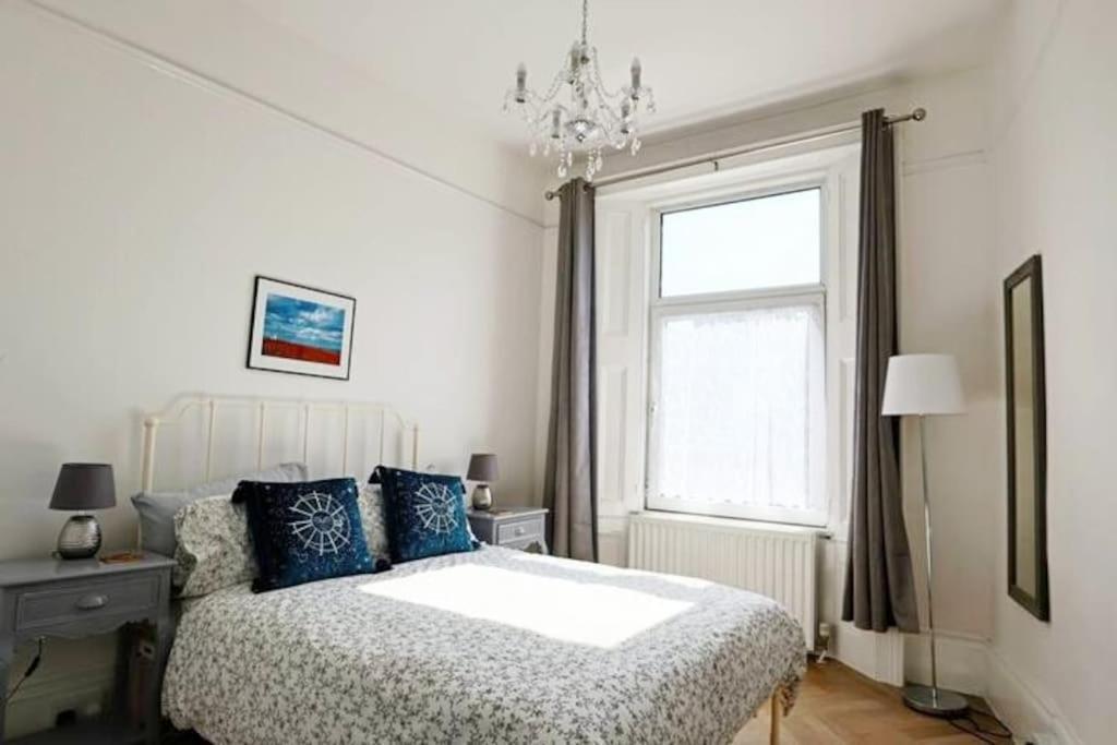 Holiday home 4 Bed 3 Mins From Harbour + Sandy Folkestone